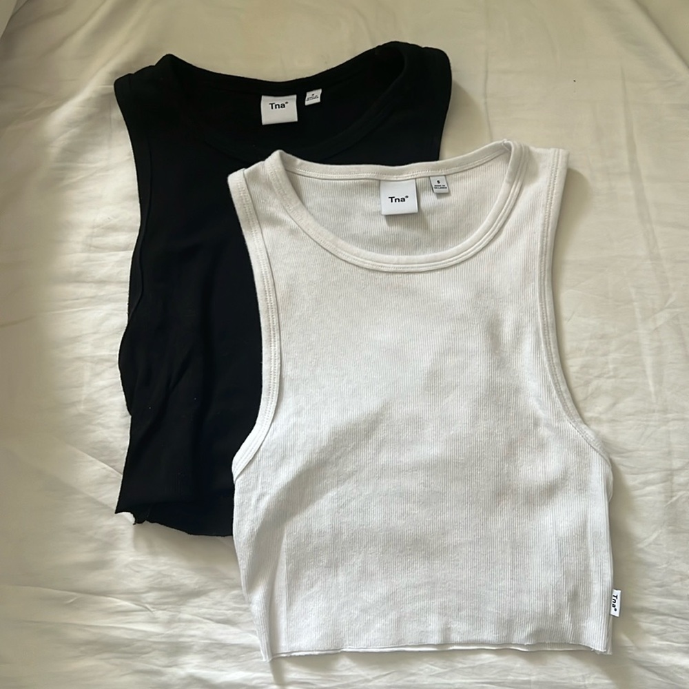 Aritzia TNA Set of 2 Cropped Ribbed Tank Top